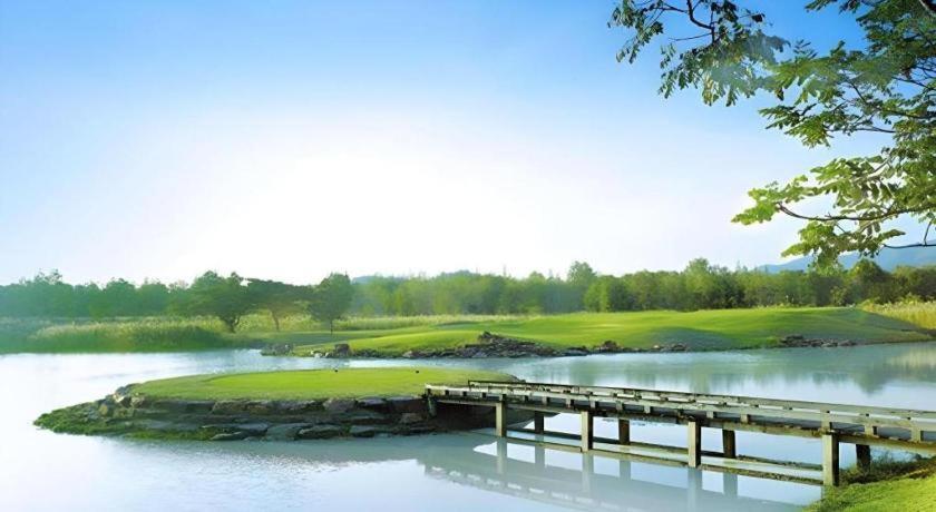 Lake View Hotel And Golf Club Хуа Хин Екстериор снимка